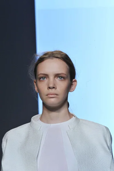 Look 15